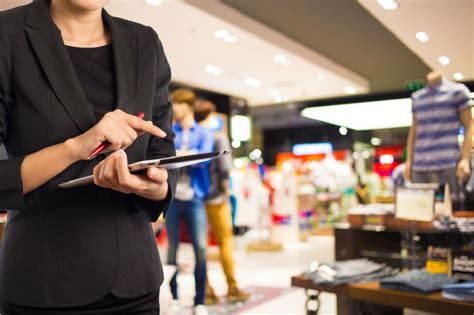 salaire brut vendeur de vetement uniqlo